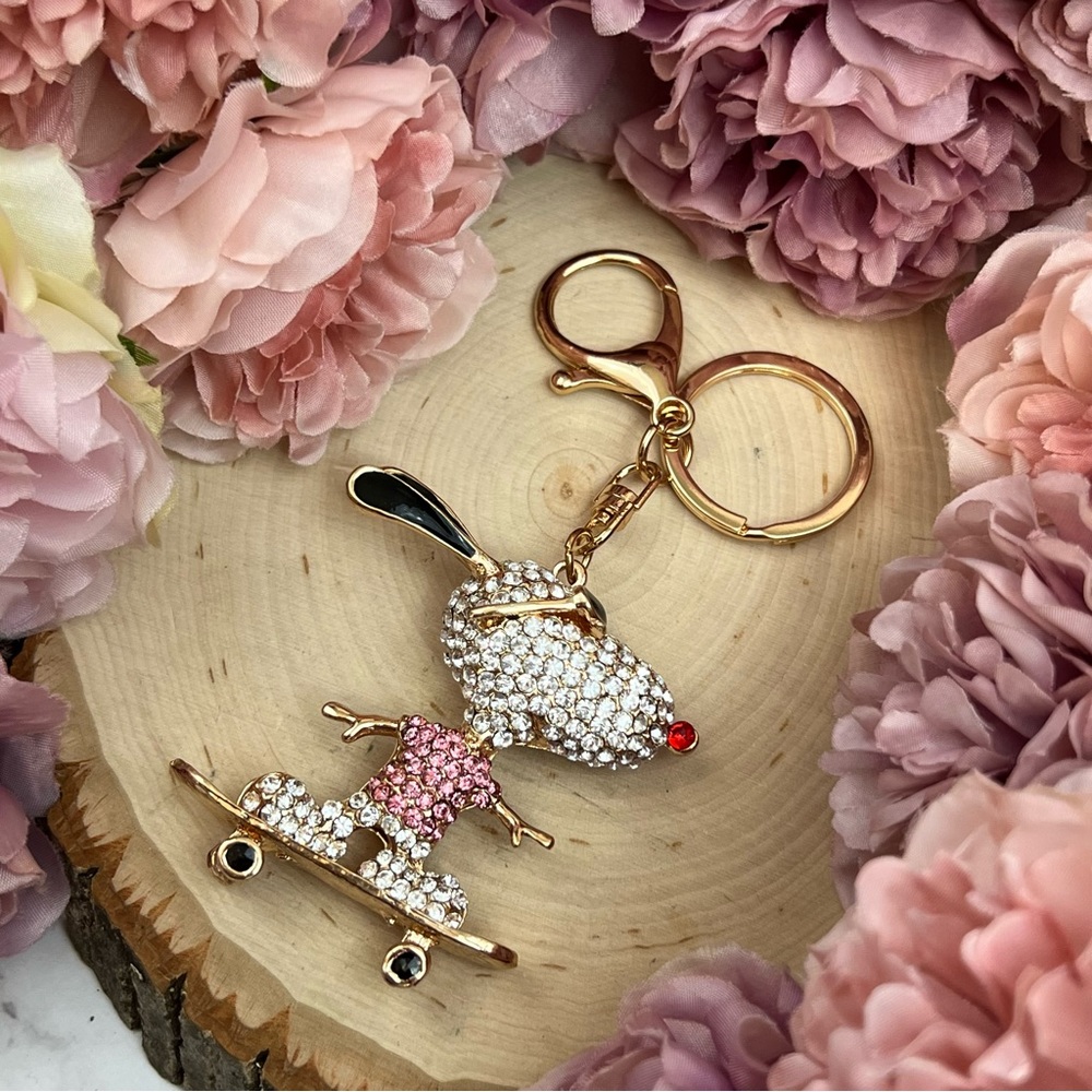 Crystal Snoopy Riding Skateboard Keychain Charm - Picture 10 of 15